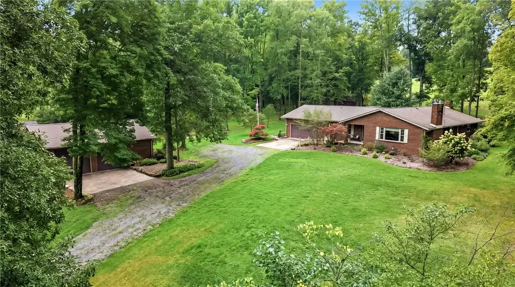 616 Jamestown Road , Green