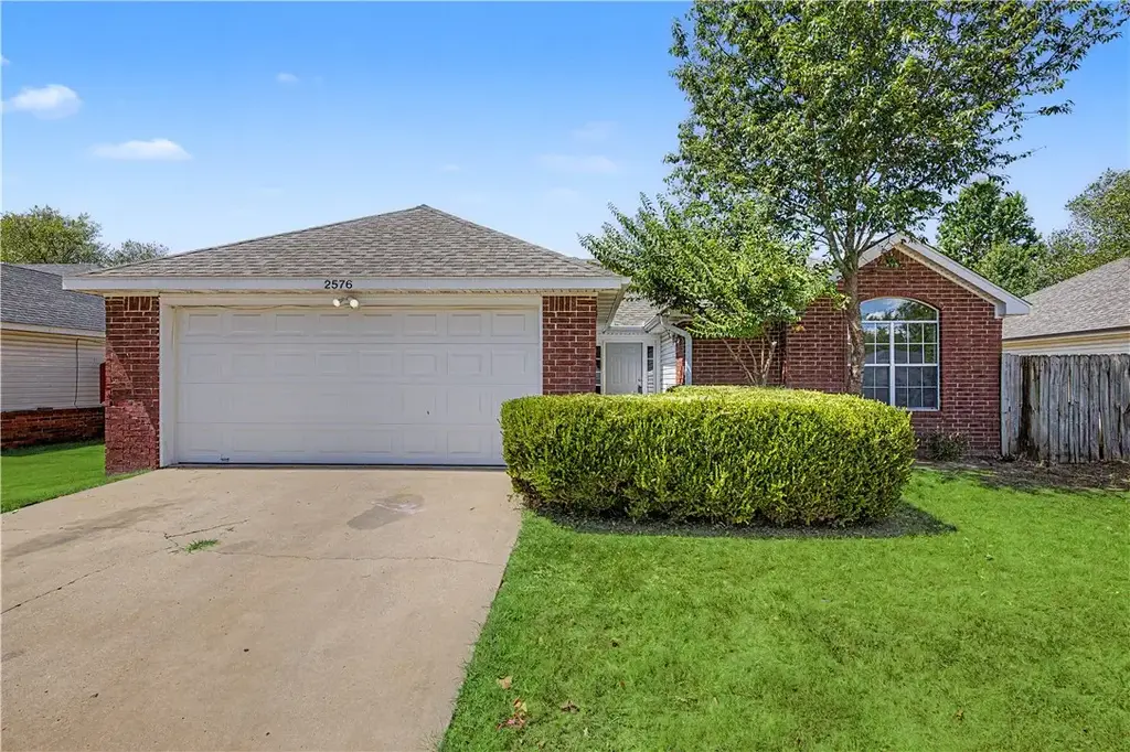 2576 Appleglen Street, Springdale