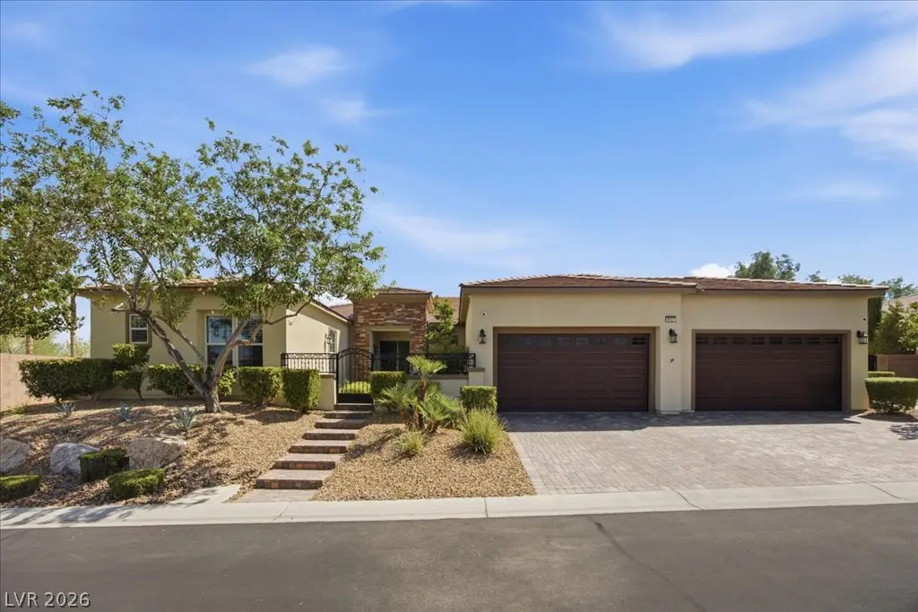 9727 Shimmering Falls Court, Las Vegas