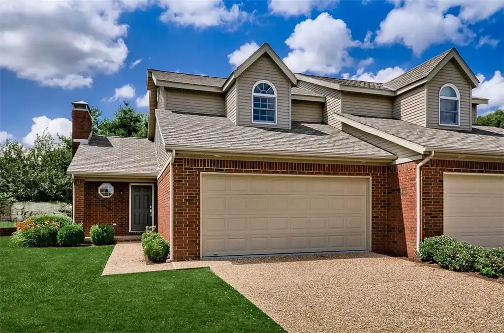 7 S Prairie Dunes Drive, Rogers