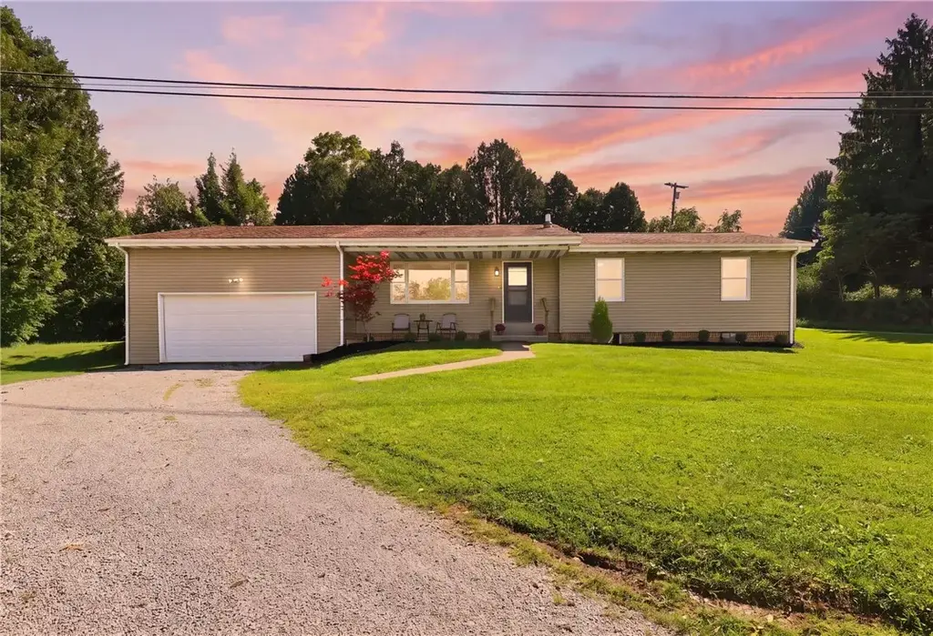 1820 Mckelvey Road , Ligonier