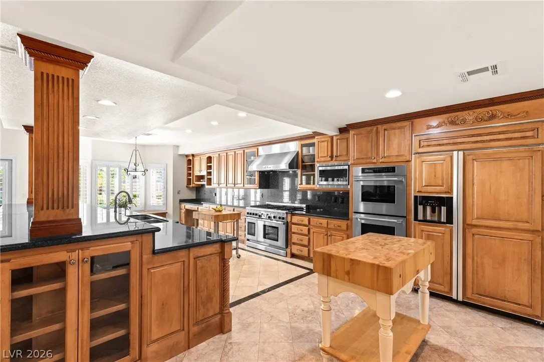 8821 Sandspring Drive, Las Vegas