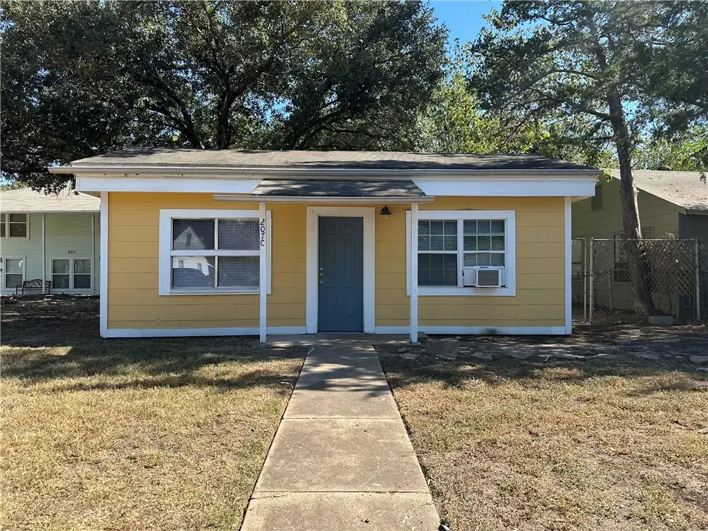 207 Davis C, Bryan