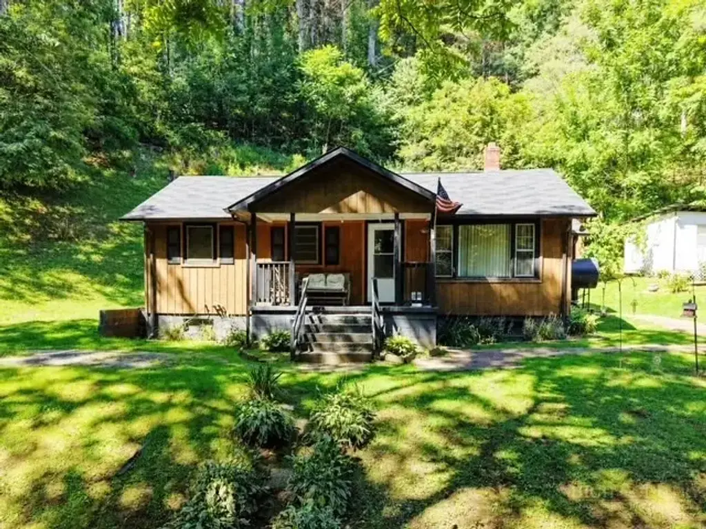 1115 Little Helton, Grassy Creek