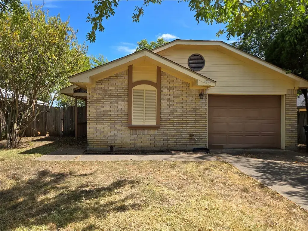1106 Buttercup Circle, College Station