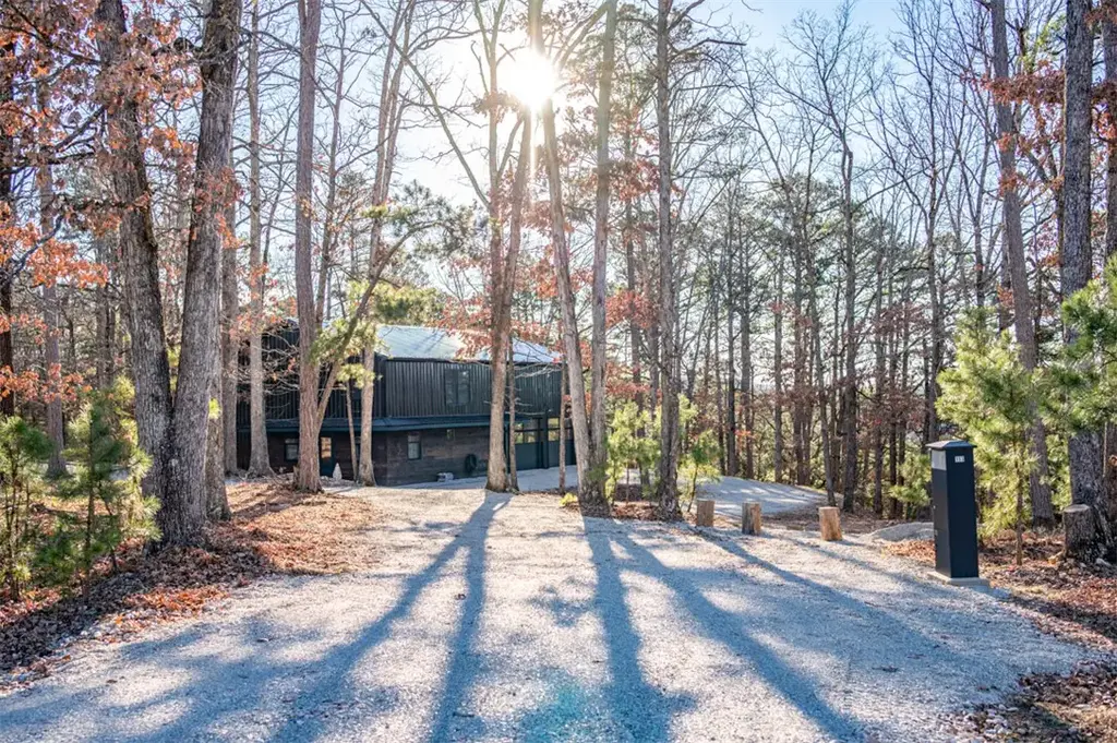 153 Passion Play Road, Eureka Springs