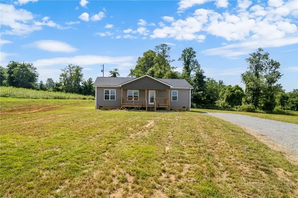 130 Millards Way, Sparta