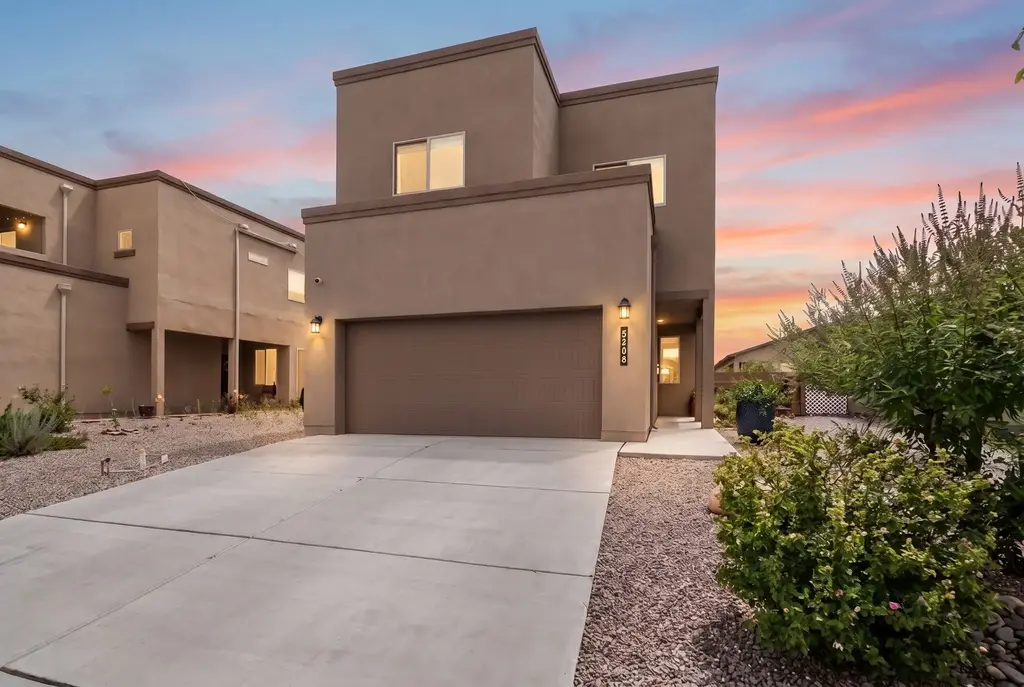 5208 Via Nube, Santa Fe