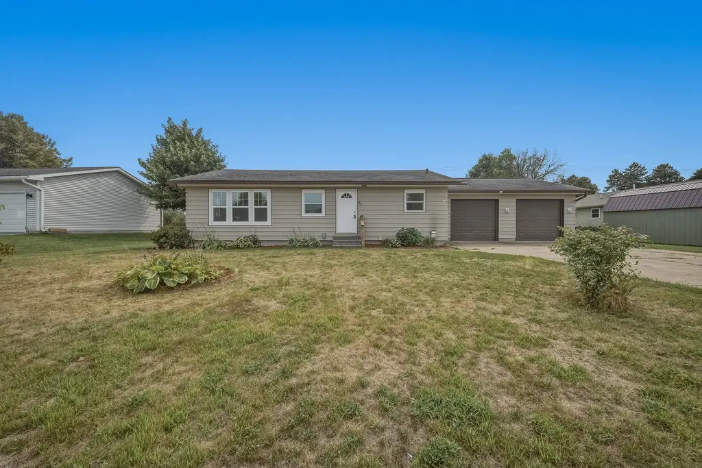 53 Westbrook Drive, Bloomer