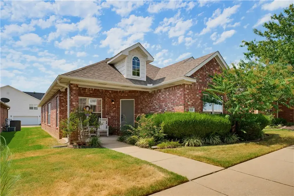 7133 Coyote Crossing Avenue, Springdale