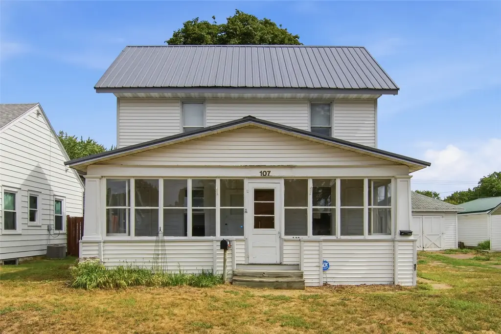 107 S Grove Street 1 & 2, Chippewa Falls