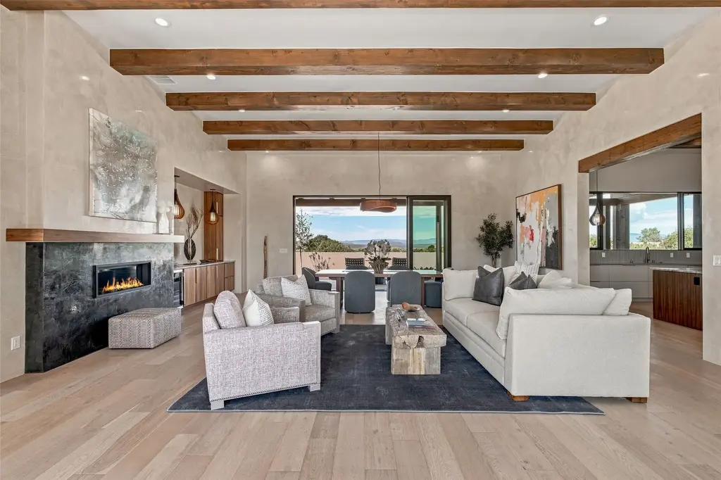 98 Amberwood Loop, Santa Fe