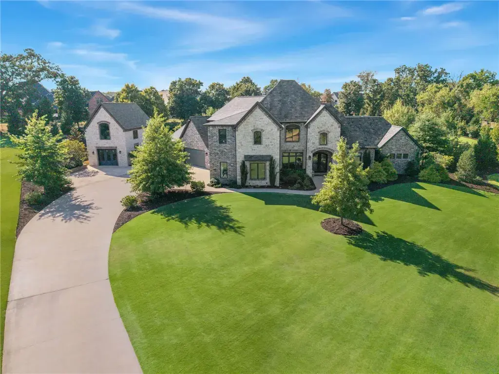 11321 Pembrook Circle, Bentonville