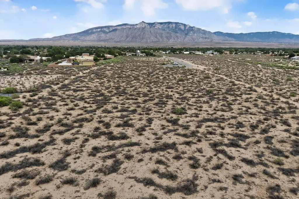 100 Desert Luna Road, Corrales