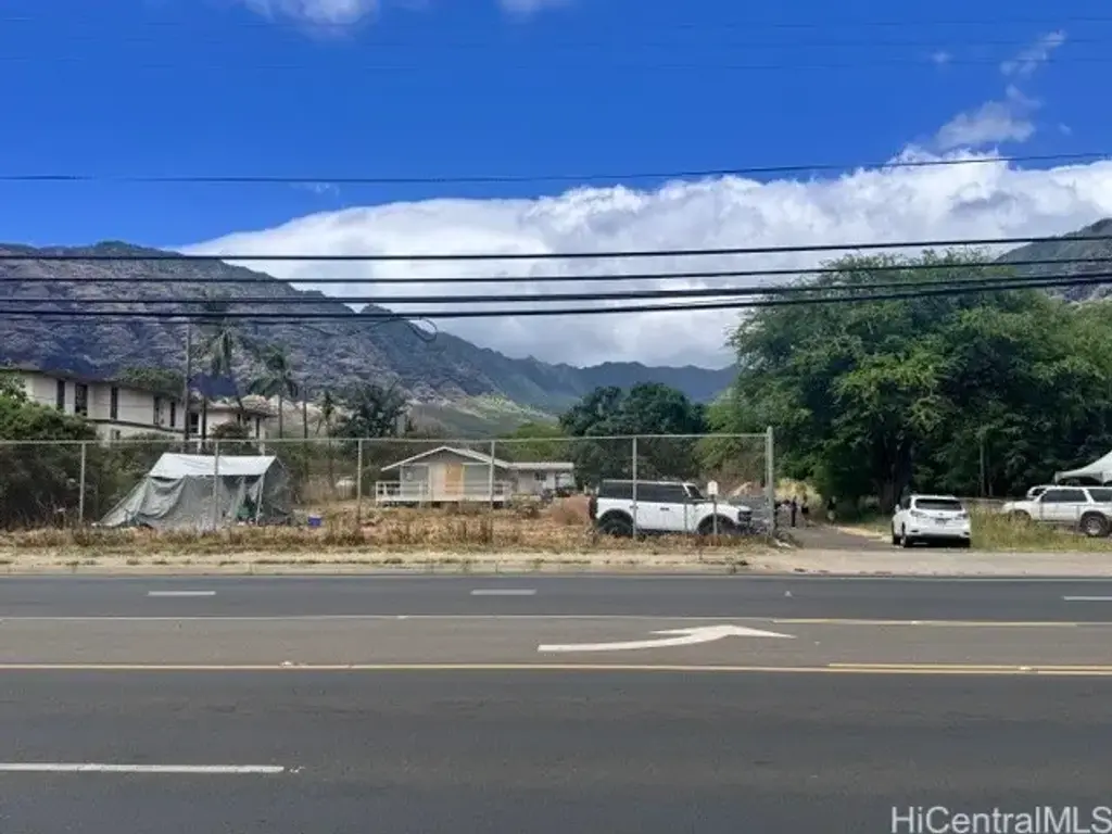 85-86 Farrington Highway, Waianae