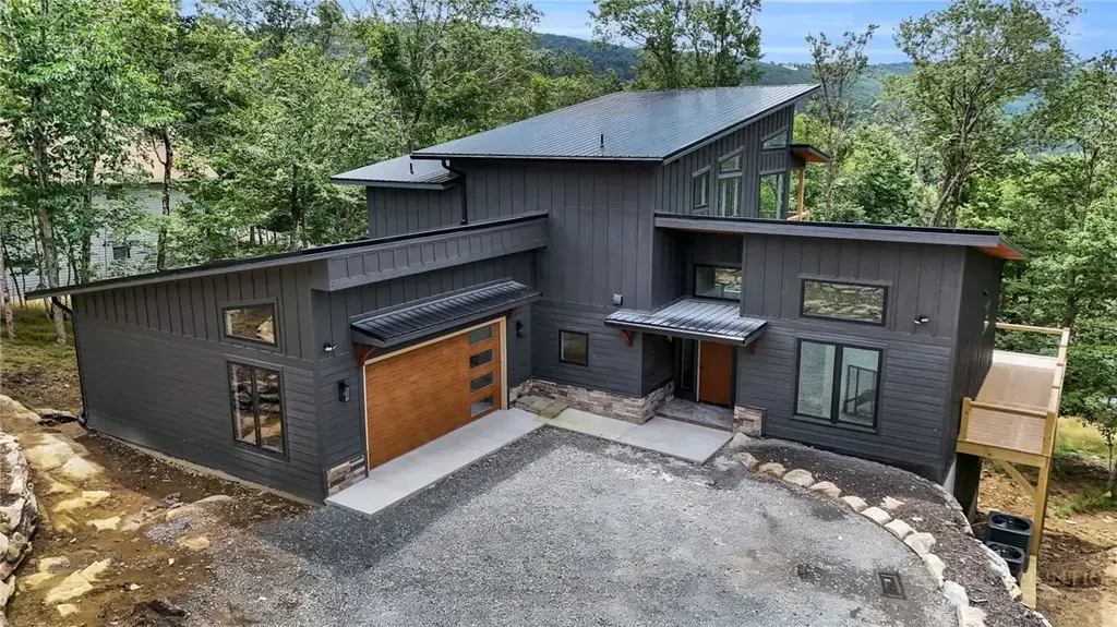 109 Pinnacle Ridge Road, Beech Mountain