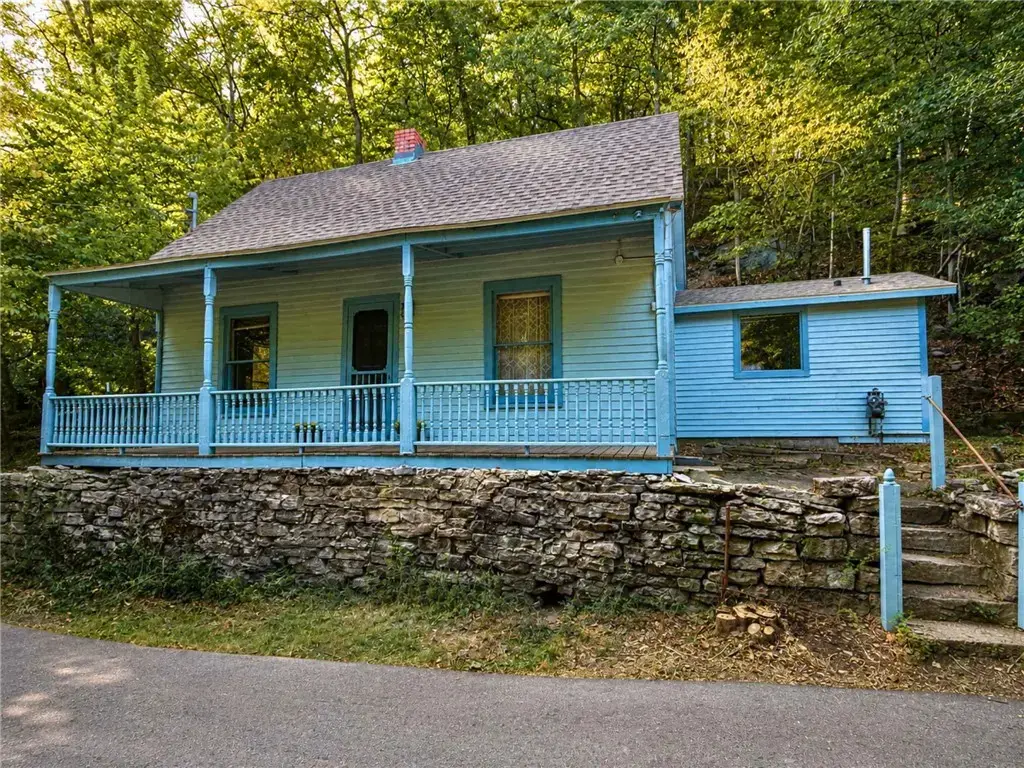 23 Douglas Street, Eureka Springs