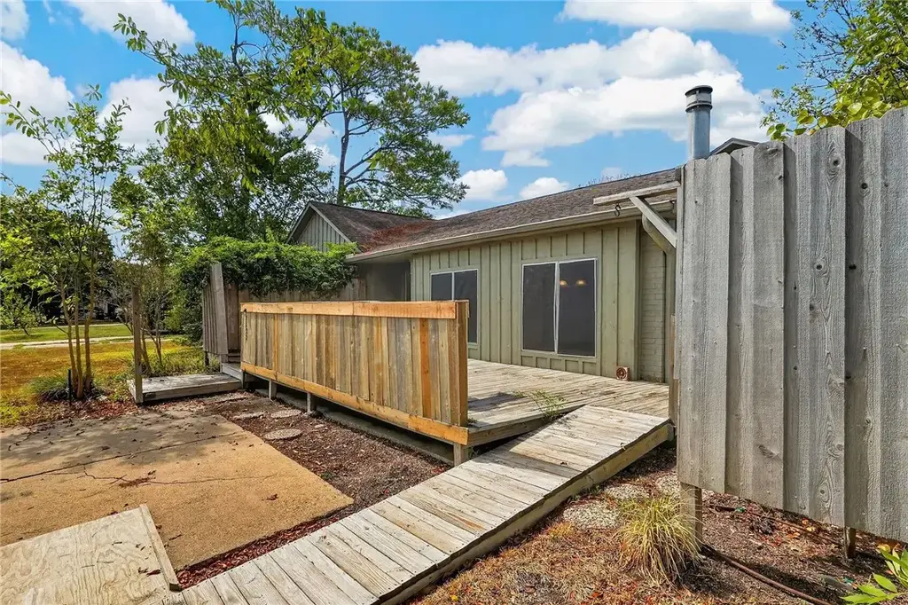 1122 Westover Street, College Station