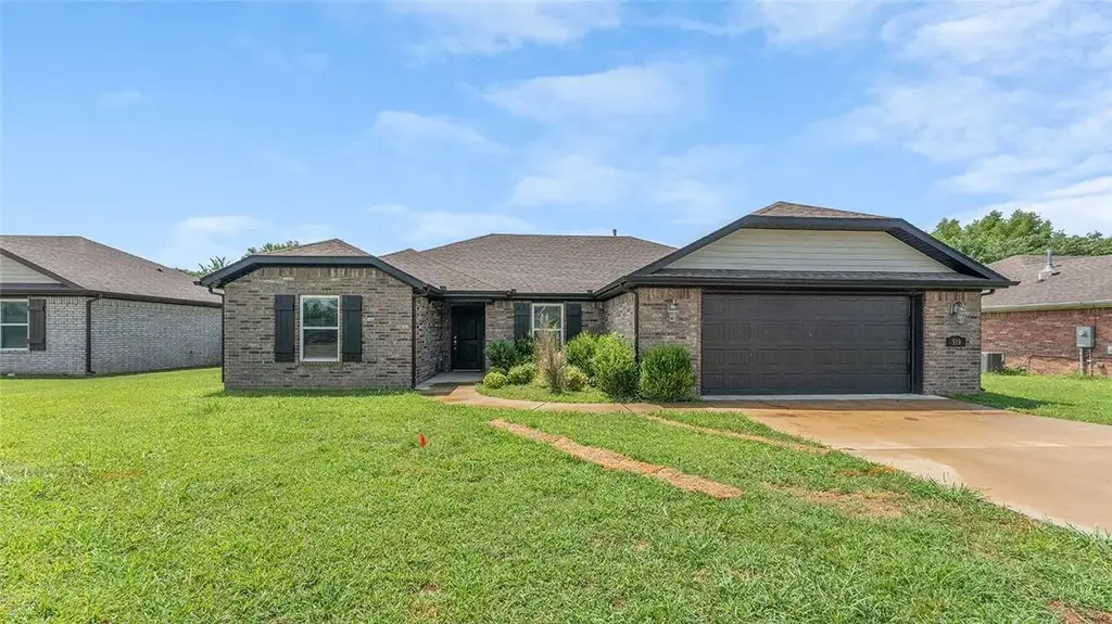 519 Eagle Drive, Gravette
