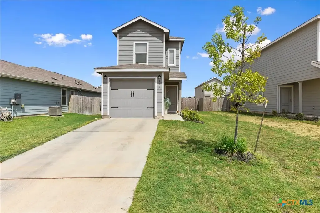 587 Commander Abbott Drive, Jarrell