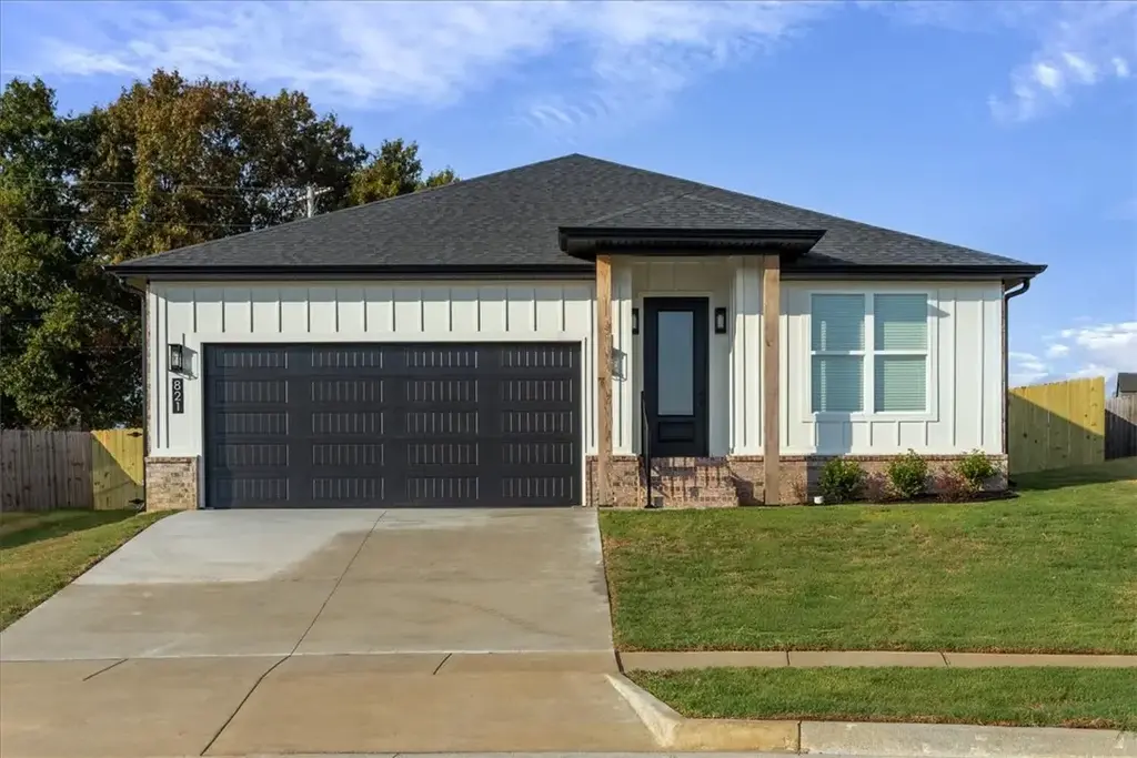 821 Pinnacle Street, Prairie Grove