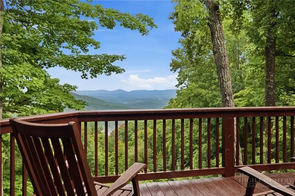2235 Buck Mountain Road, Purlear