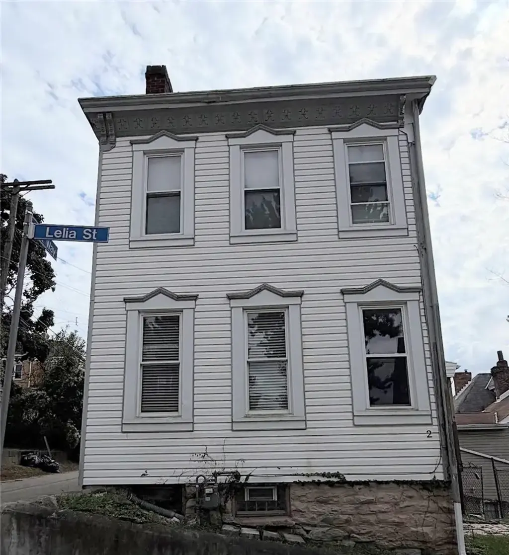 2 Lelia Street , Mt Washington