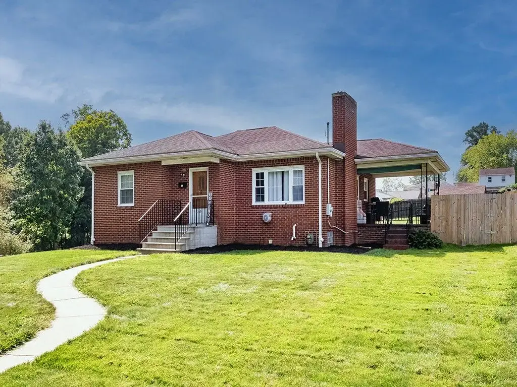 200 Davies Street, Lower Burrell