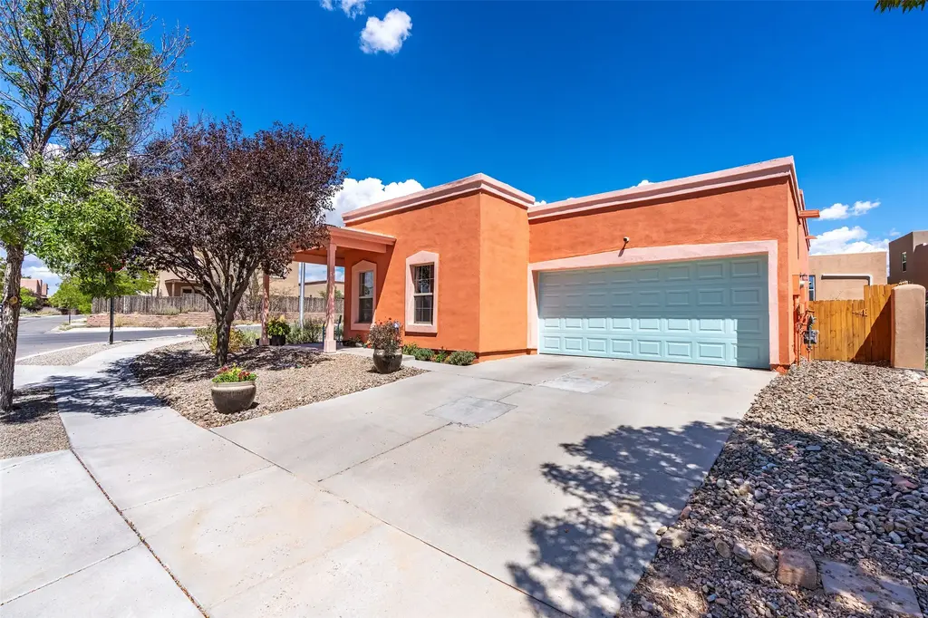 4603 Solecito Loop, Santa Fe