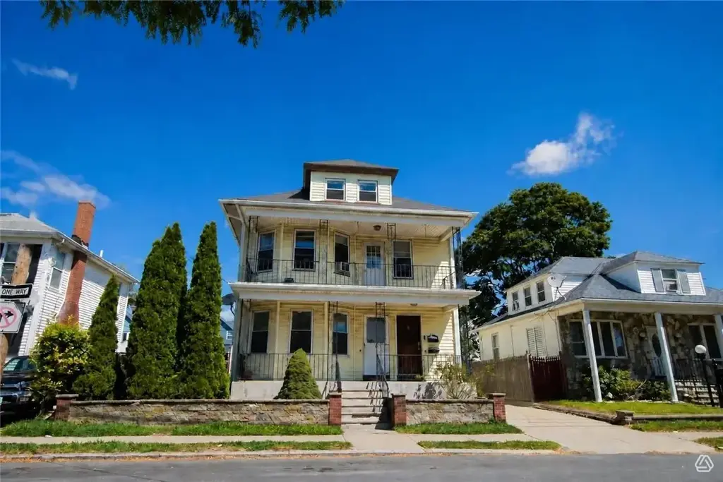 26 Alice St, East Providence