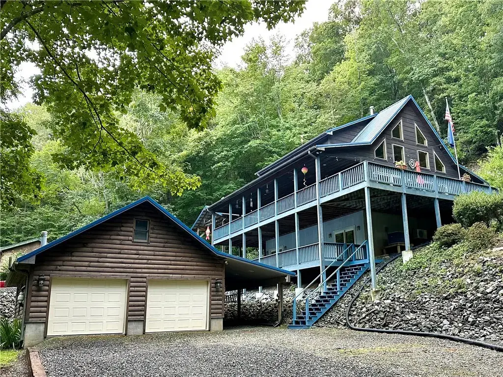 188 Lexington Drive, Fleetwood