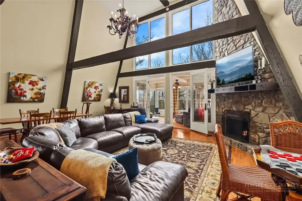 207 Pinnacle Ridge Road, Beech Mountain