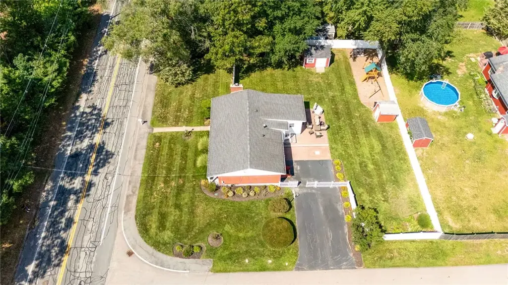 215 Mendon Rd, North Attleboro