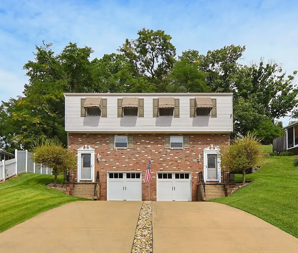 114-116 Boggs Avenue, Moon/Crescent