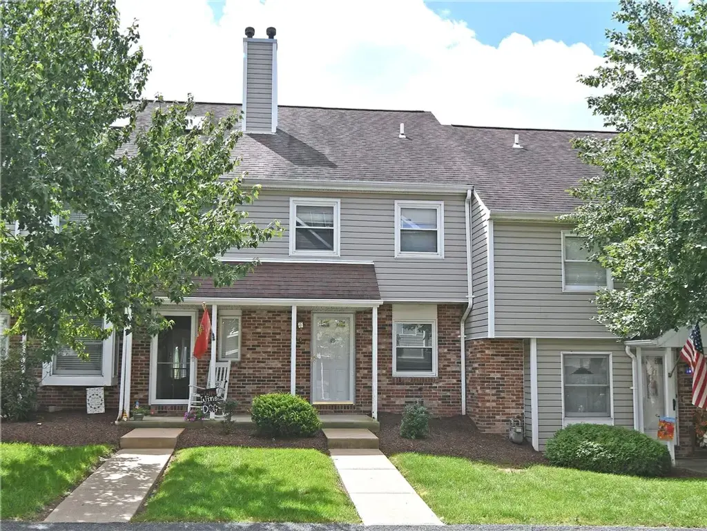 107 Old Village Lane , Bethel Park
