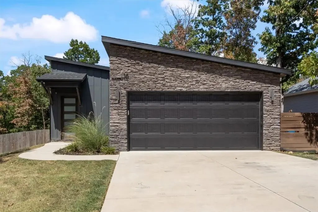 16 Rasen Lane, Bella Vista