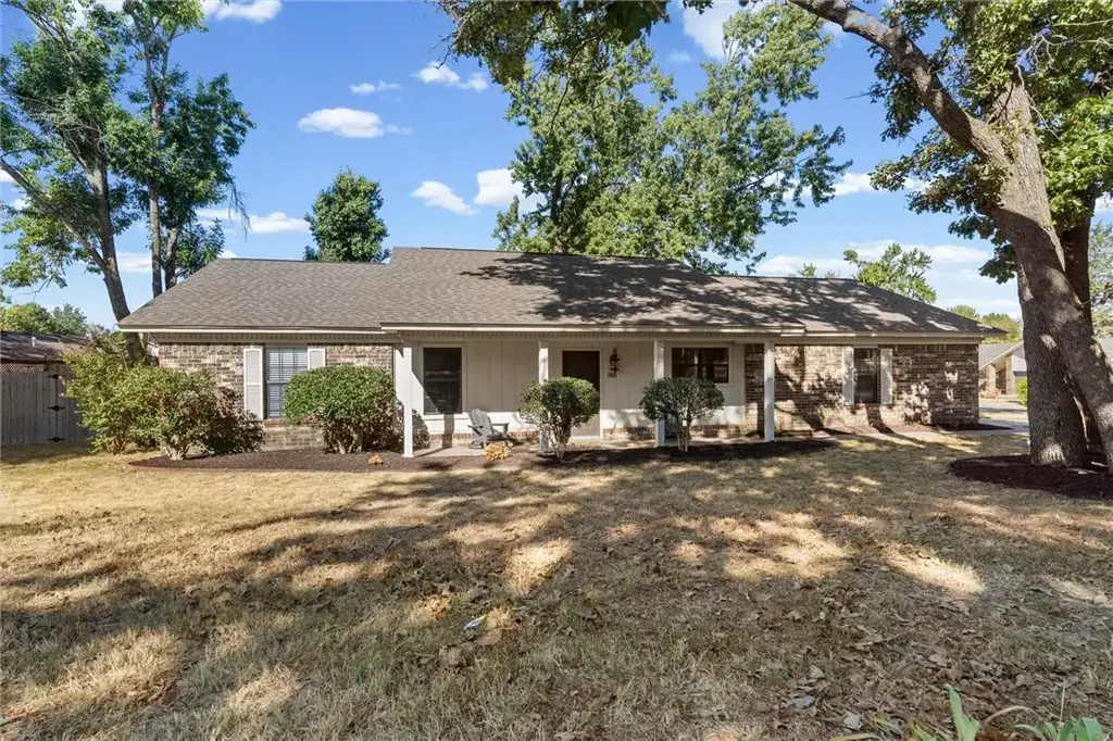 1100 S 27th Street, Rogers