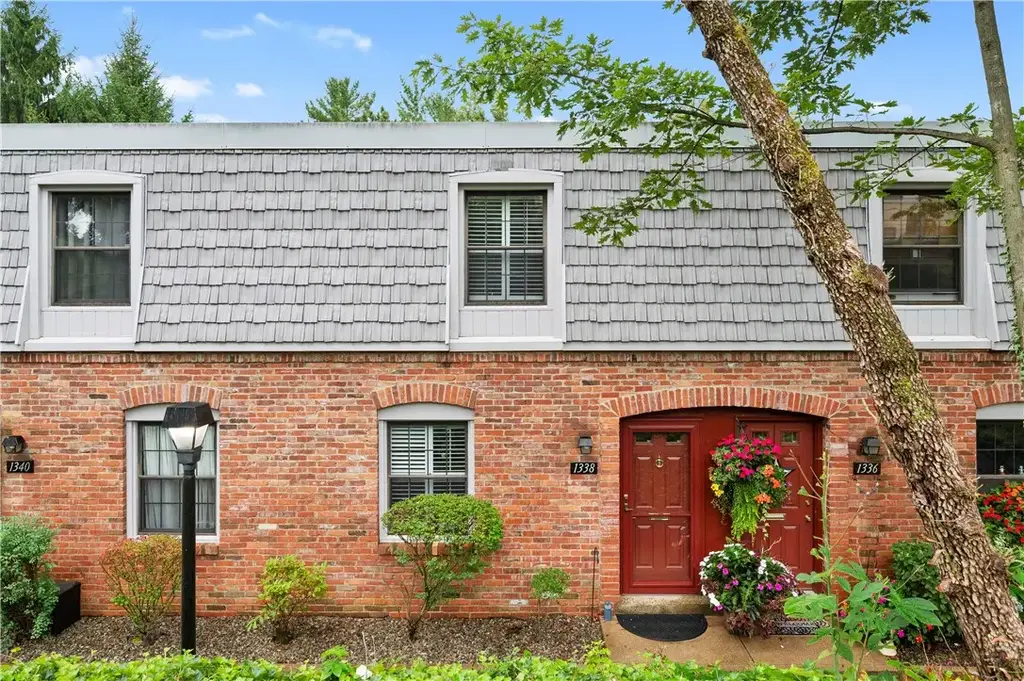 1338 Pennsbury, Pennsbury