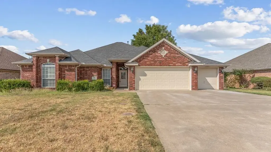 884 Palisades Avenue, Springdale