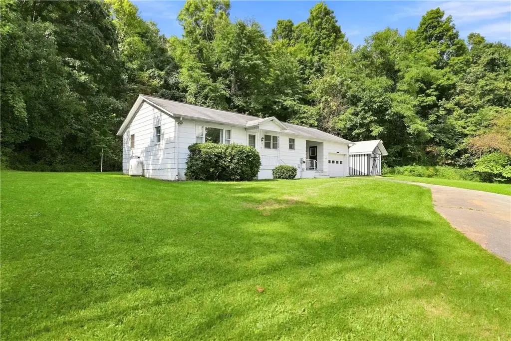 459 Ragers Hill Road, South Fork