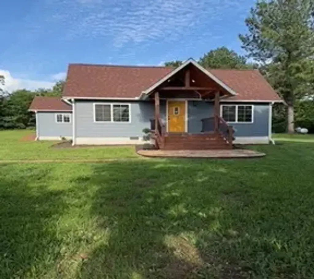 615 Range Street, Marshall