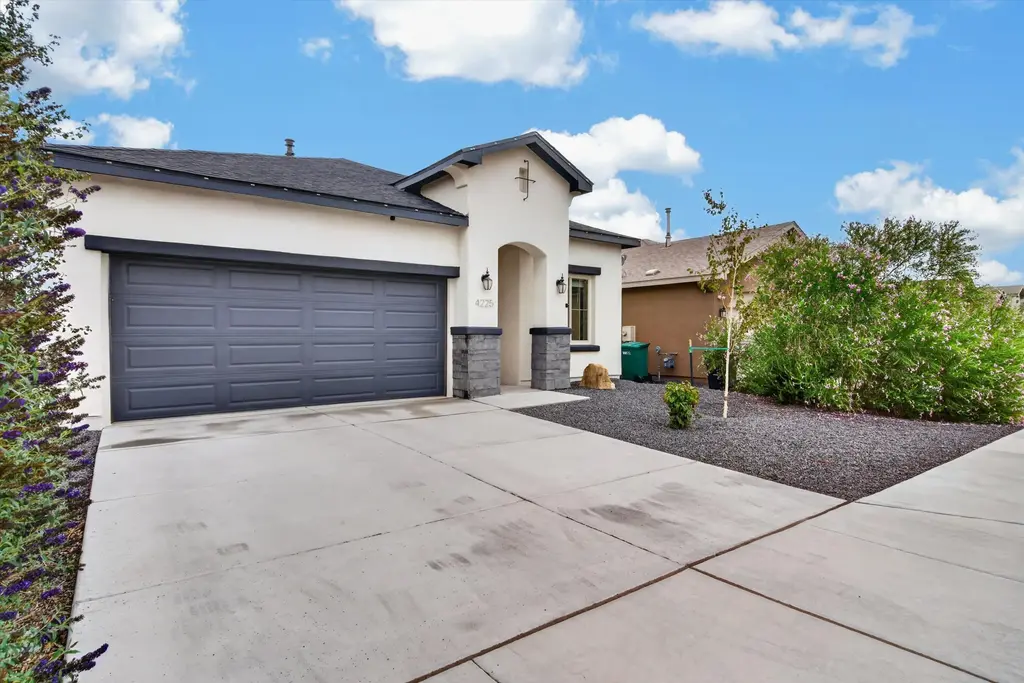 4225 Crowned Eagle Loop Ne, Rio Rancho