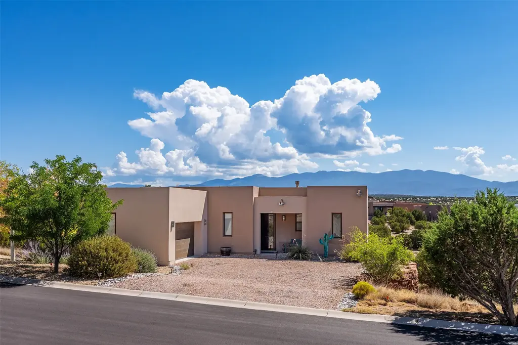 44 Via Summa, Santa Fe
