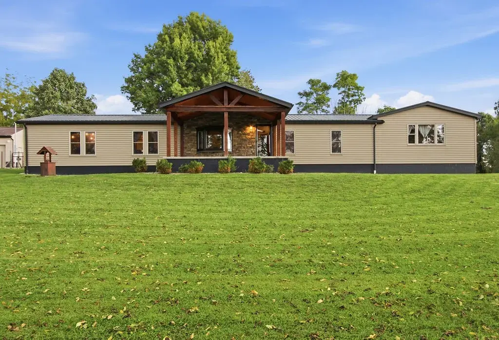 405 Woodburn Road , East Finley