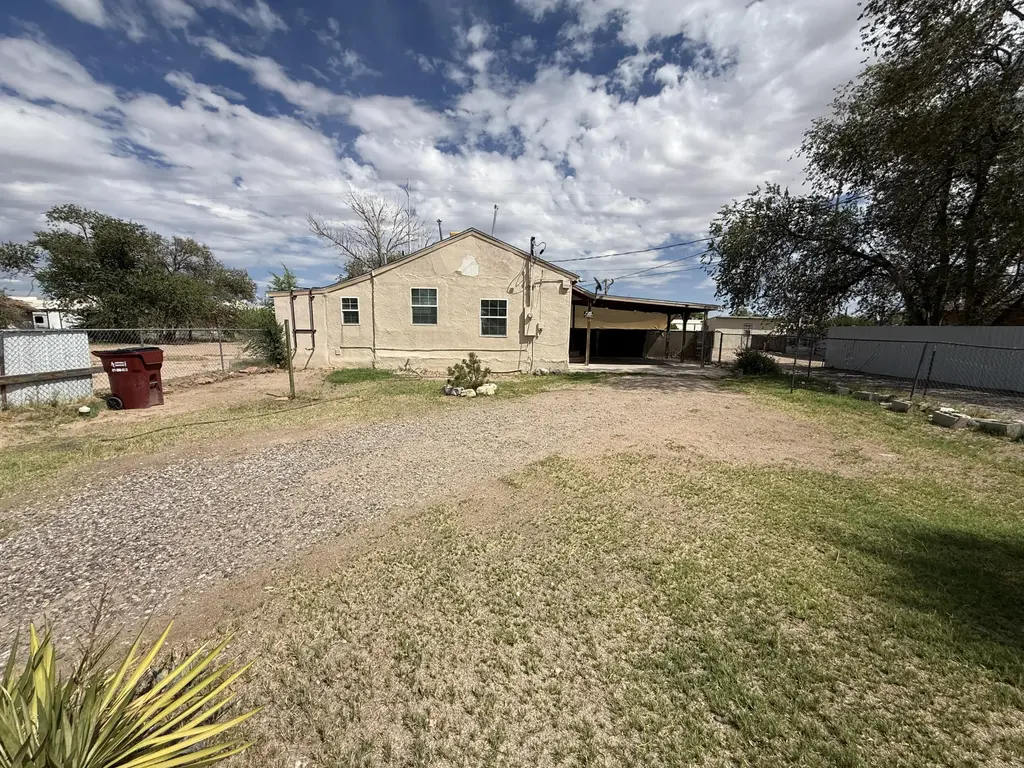 412 S 6th Street A, Belen
