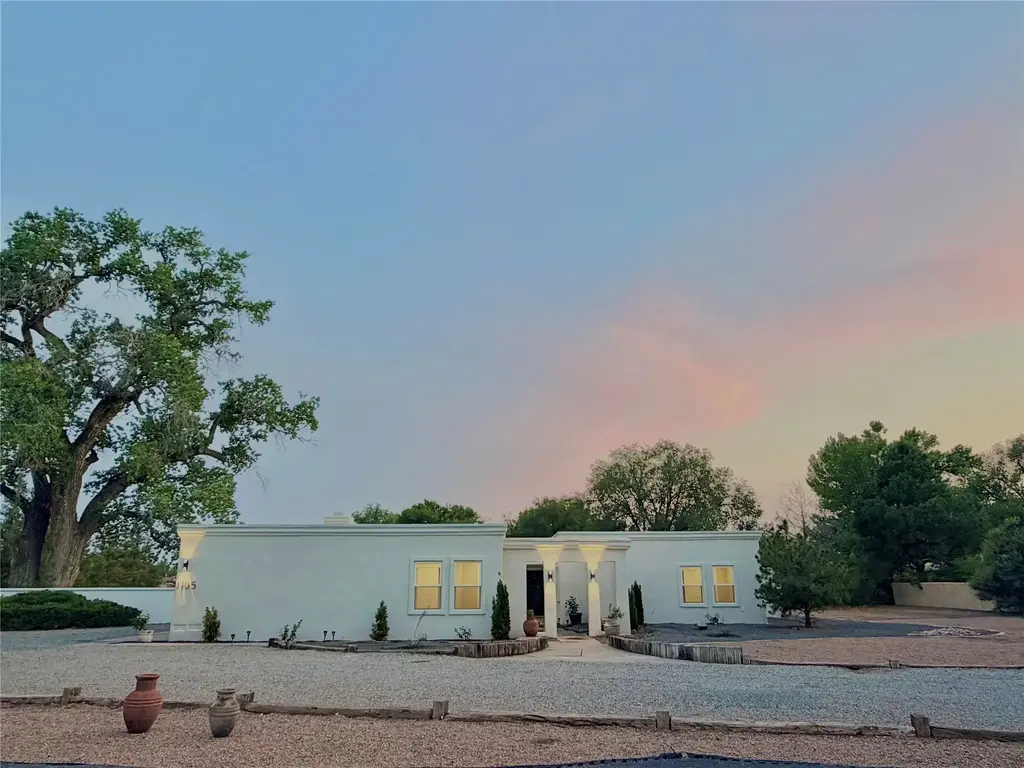 1105 Salamanca Street Nw, Los Ranchos