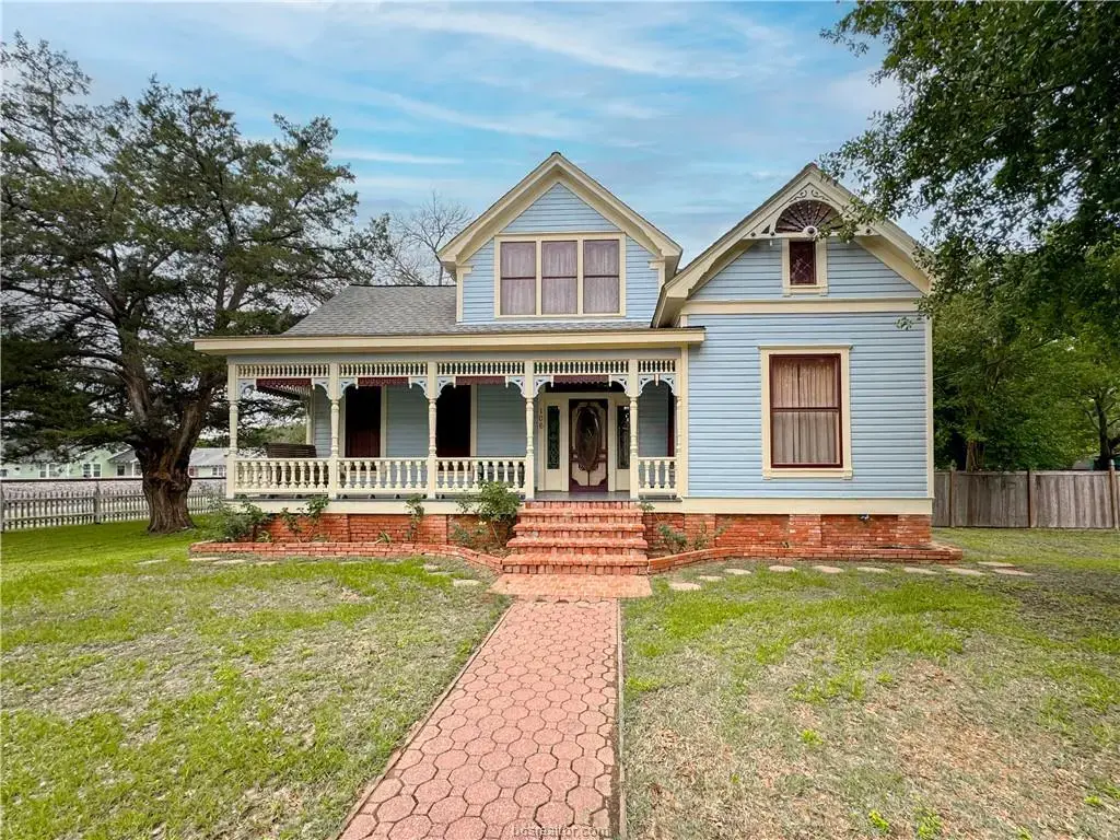 106 S Logan Avenue, Bryan