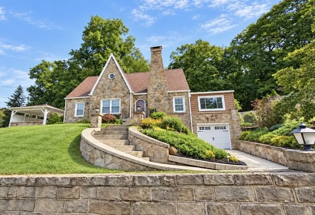 1025 Isabella Road , Connellsville