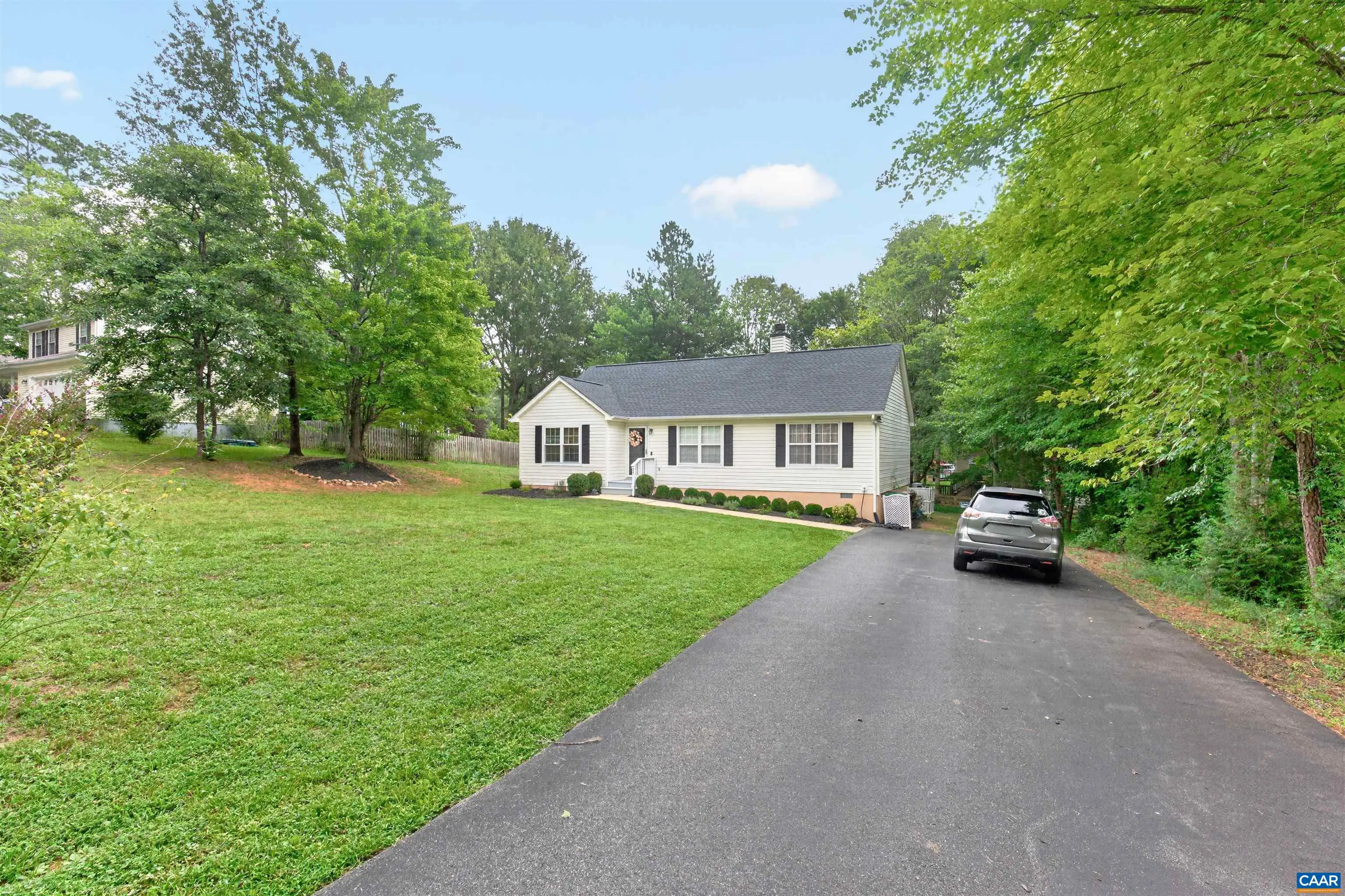 24 Lafayette Dr, Palmyra