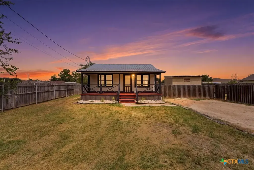 1921 Dreyer Lane, Gonzales
